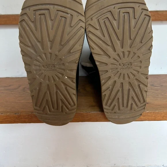 UGG Kensington Black Leather Moto Boots Size 5 - Picture 7 of 7